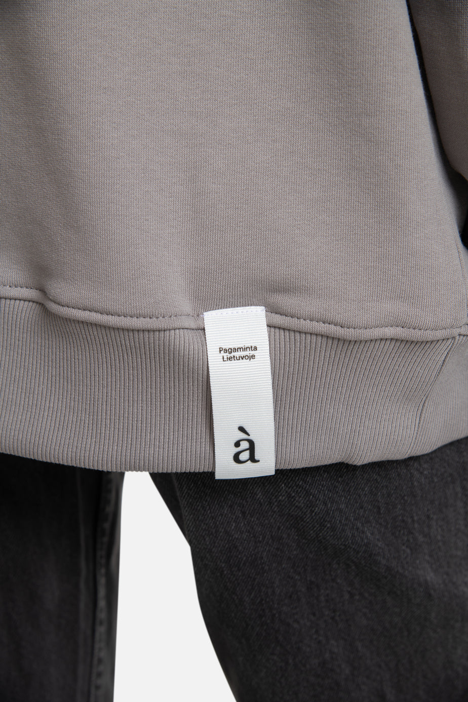 labàdienà Hoodie