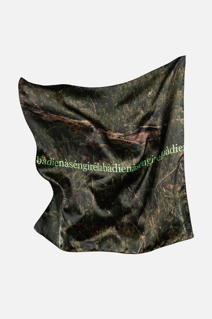 labàdienà X Sengirės Fondas scarf