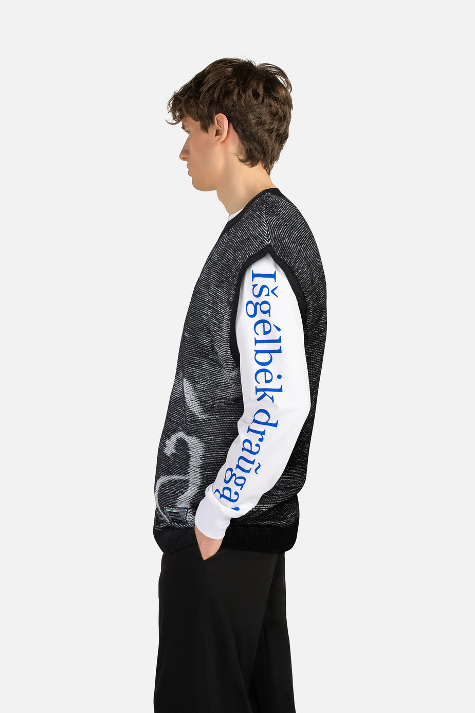 labàdienà X LRT Archyvai knitted vest